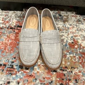 Sperry womens grey snake skin seaport penny loafers sz 10